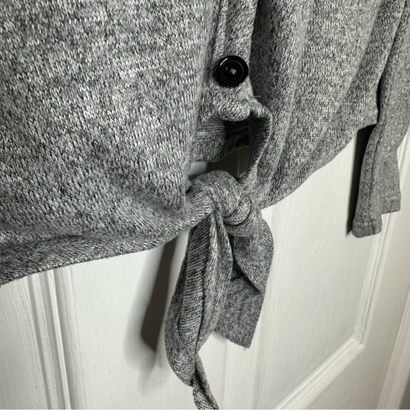 Brit & Bri Cardigan Buttoned Tie-Front Grey Size Medium - Picture 2 of 16